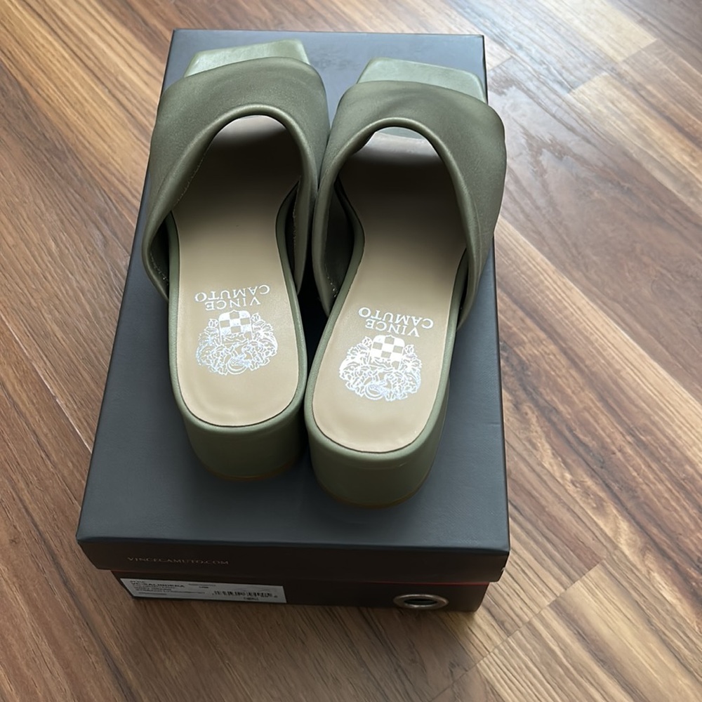 Vince Camuto Salindera Block Heel - Picture 3 of 4
